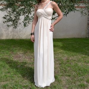 Gorgeous prom dress brand BCBGmaxazria size 0